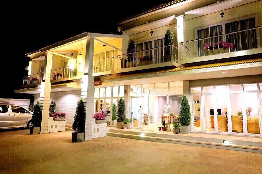 Baan Iyara Hotel Nan Kültér fotó