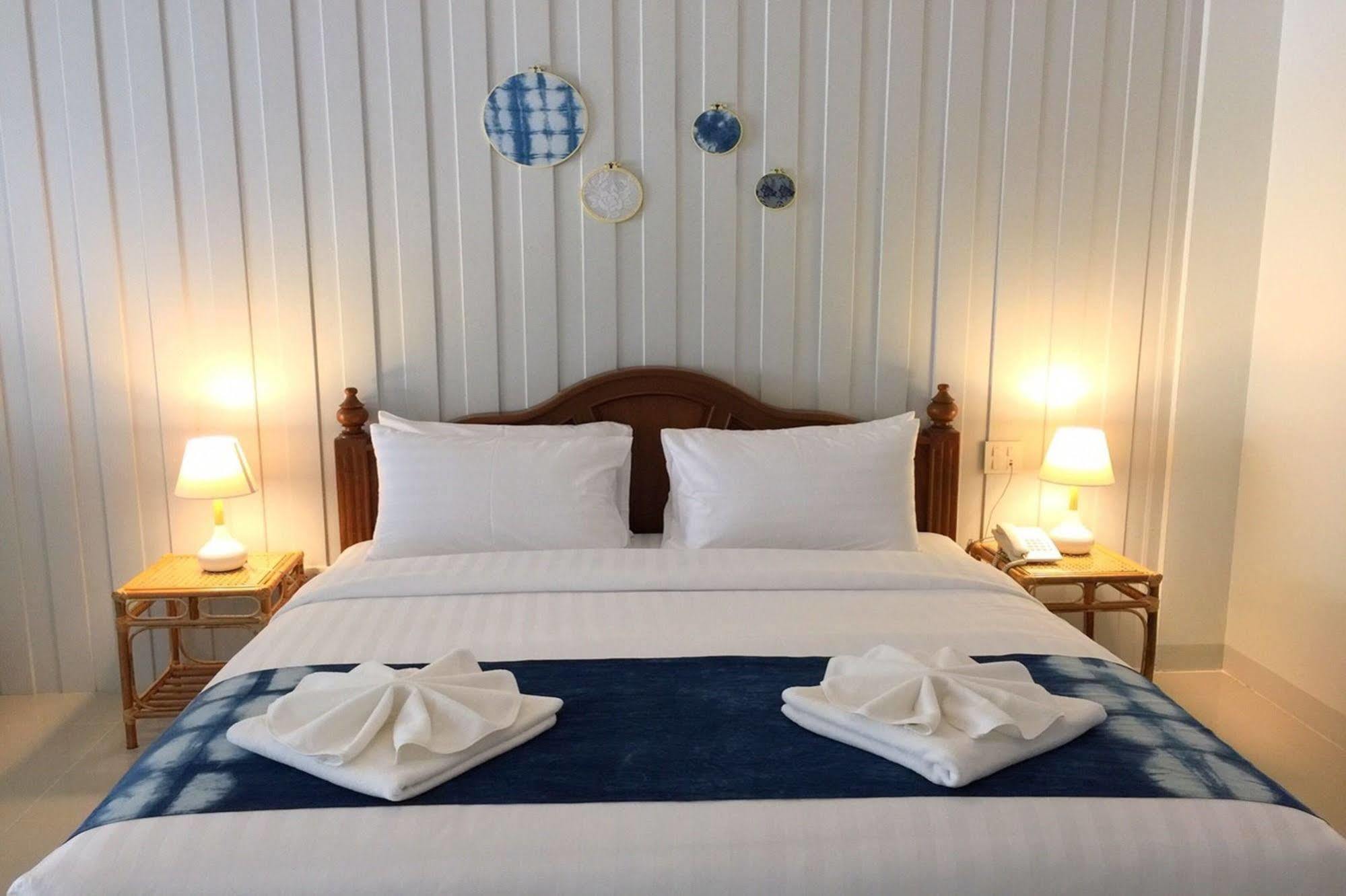 Baan Iyara Hotel Nan Kültér fotó
